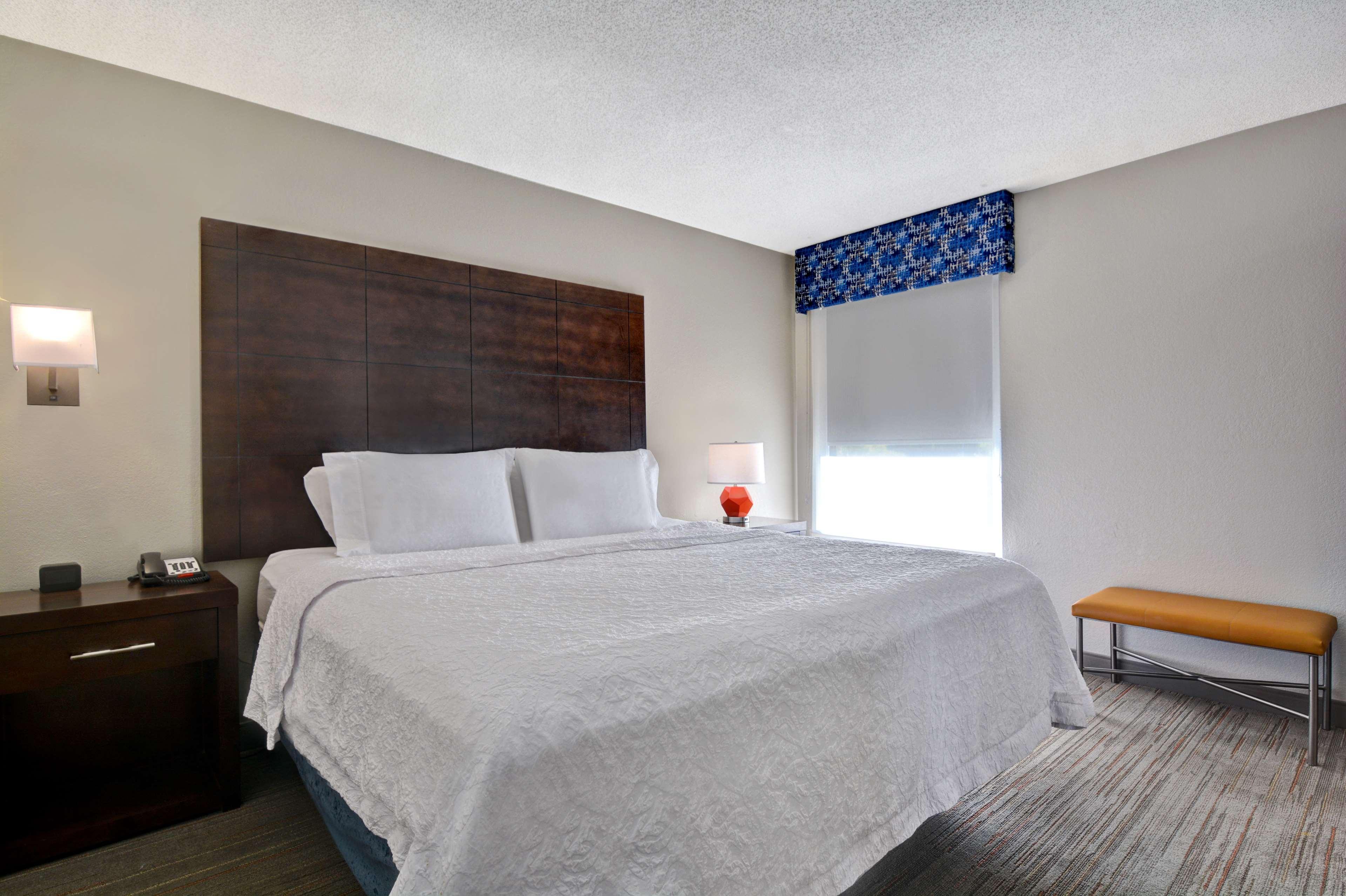 Hampton Inn Greenwood Exterior photo